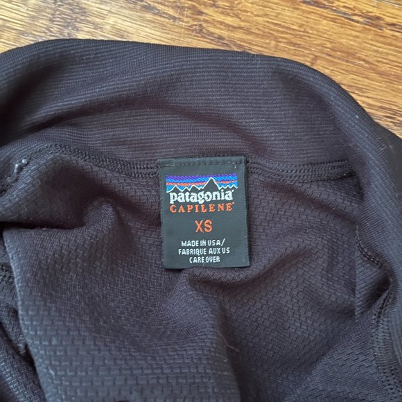 Patagonia 1/4 Zip Capilene Top - Picture 2 of 3